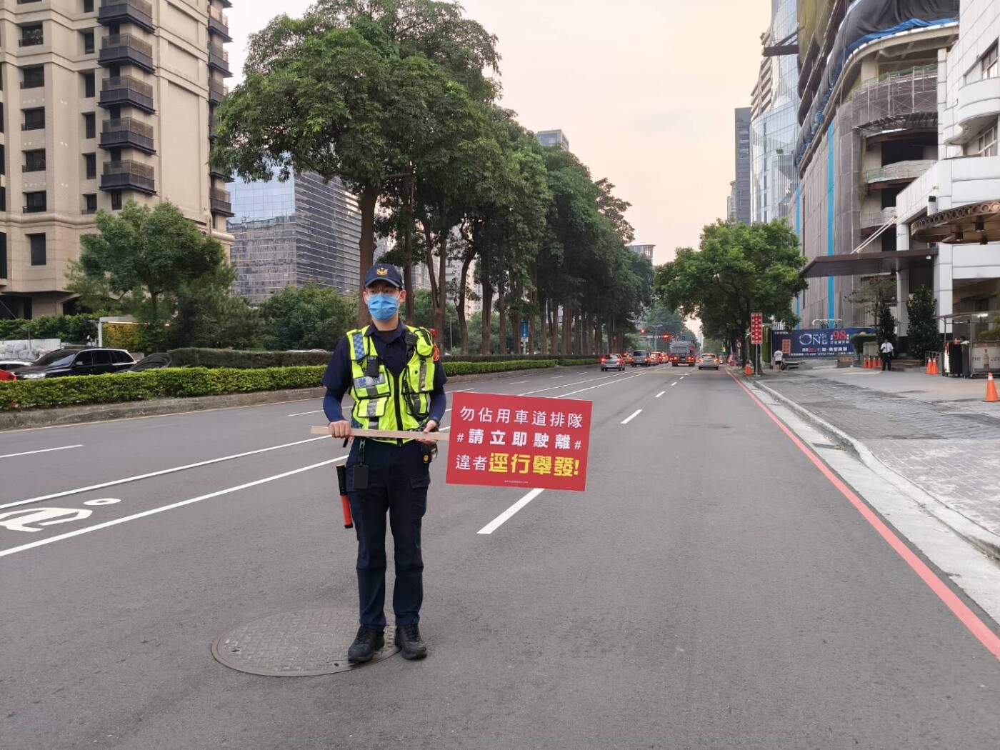 百貨週年慶車潮湧現！台中警方：惠中路、市政北七路啟動斷流