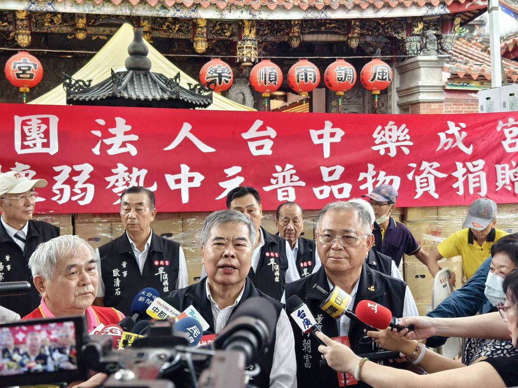台中樂成宮中元普渡　超拔逾1.7萬牌位、捐贈物資助弱勢