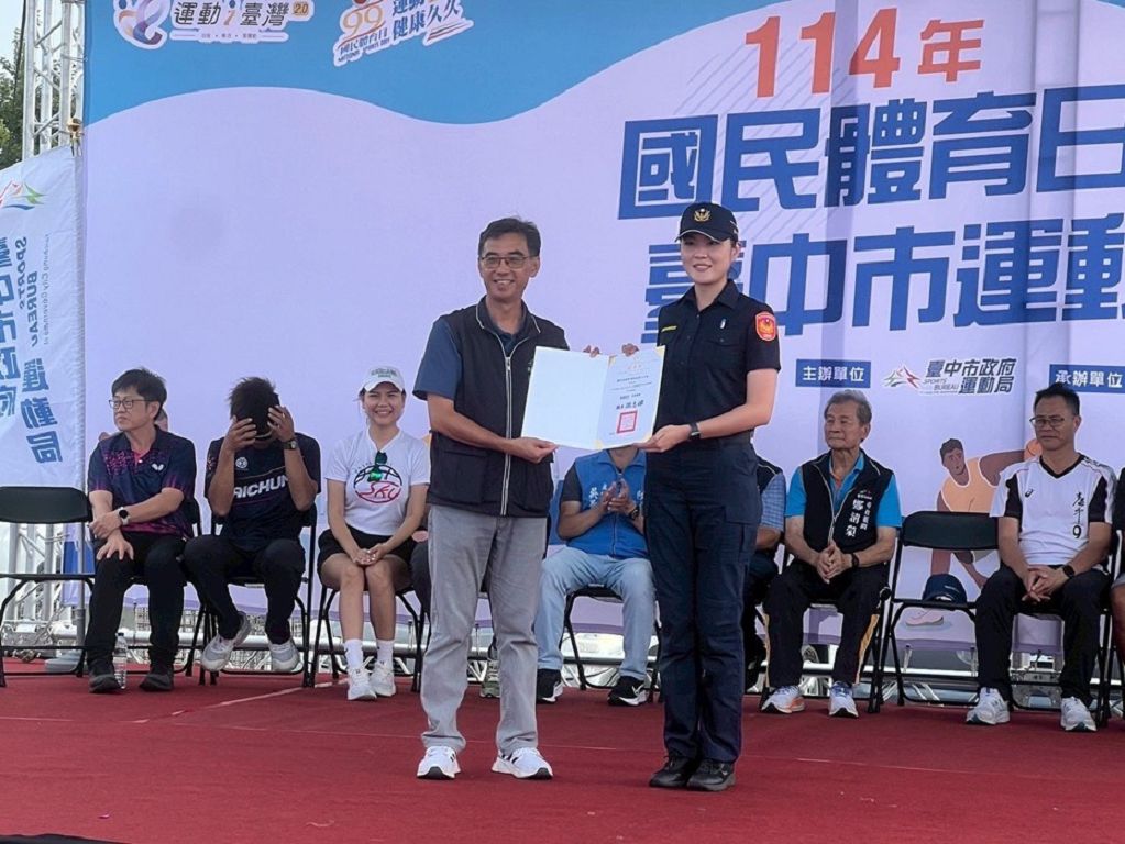 拼圖也能學交通安全　台中警六分局創意宣導人氣爆棚