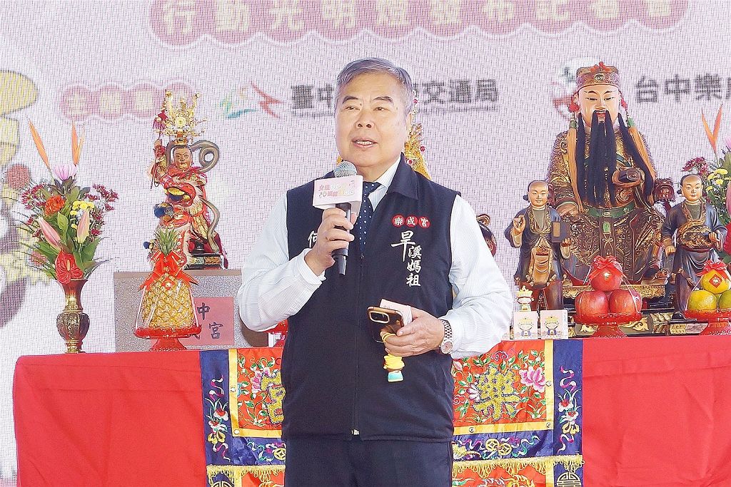 旱溪媽祖化身行動光明燈！台中推「夜行守護」超萌吊飾長輩讚翻