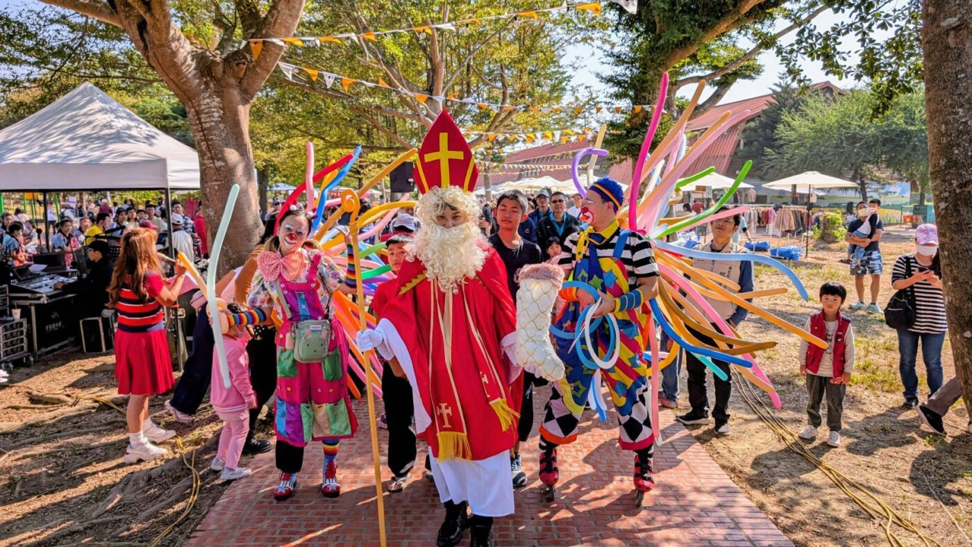 2025德元埤水漾風生-荷蘭村魔法節首日遊客爆棚  親子寵物樂不思蜀