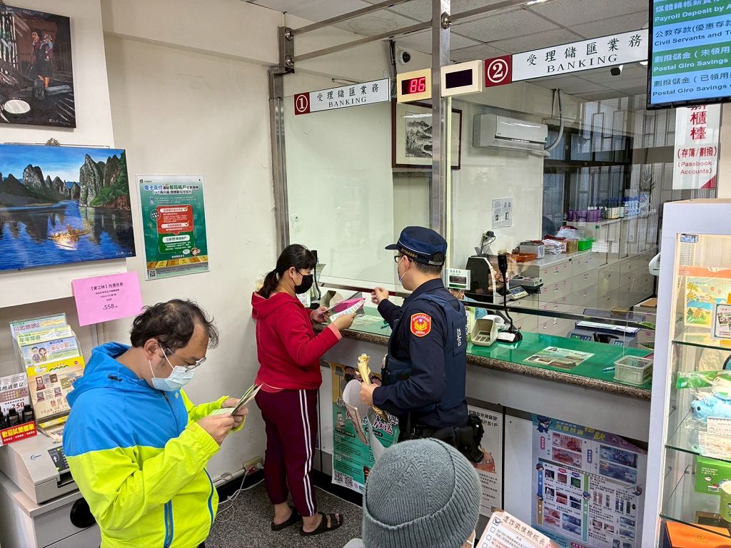 大雅警走入金融機構　三分鐘守住民眾荷包