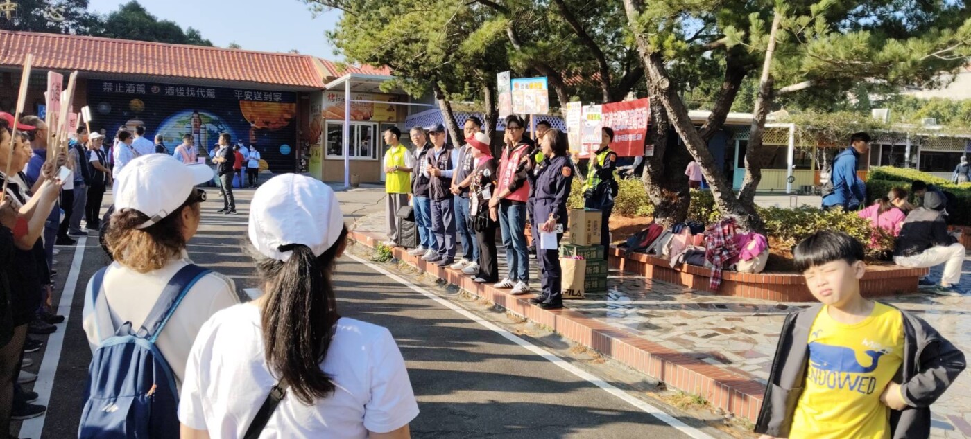 不只流汗也顧平安　警方健走活動宣導防詐、防竊、交通安全