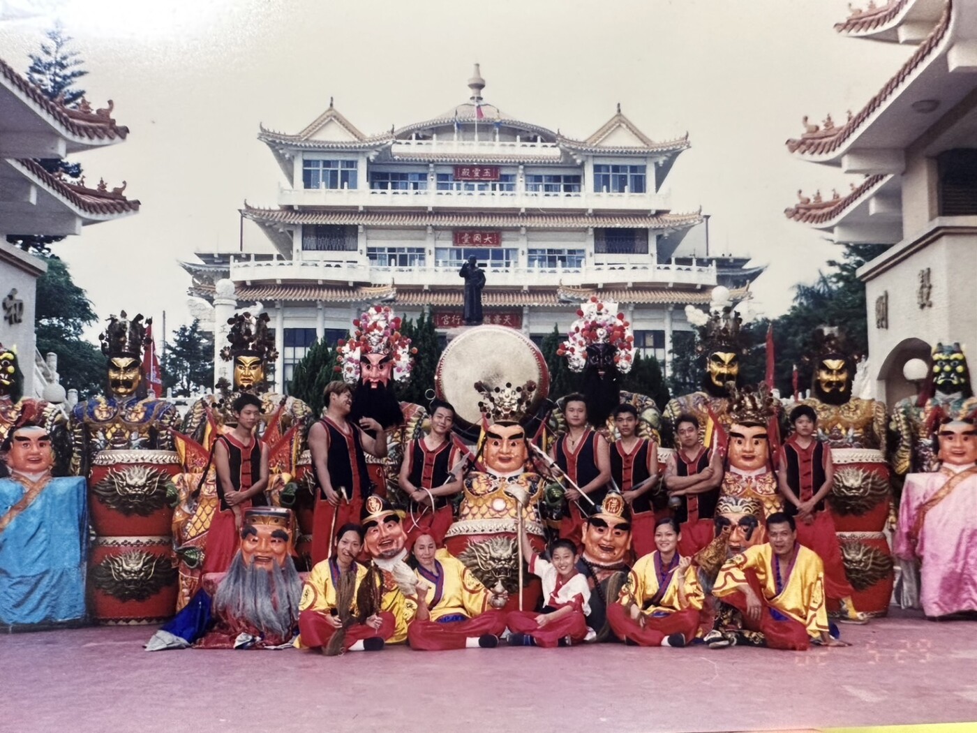 九天民俗技藝團30週年特展登場 從貨櫃屋鍛鍊出不畏艱辛的台灣精神