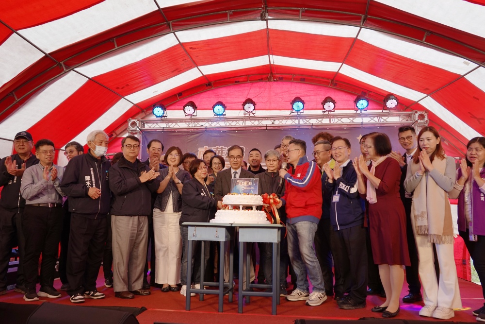 南華高中校慶「勇立潮尖」歲末送暖   市長勉勵：彈性教育讓孩子找到學習指標