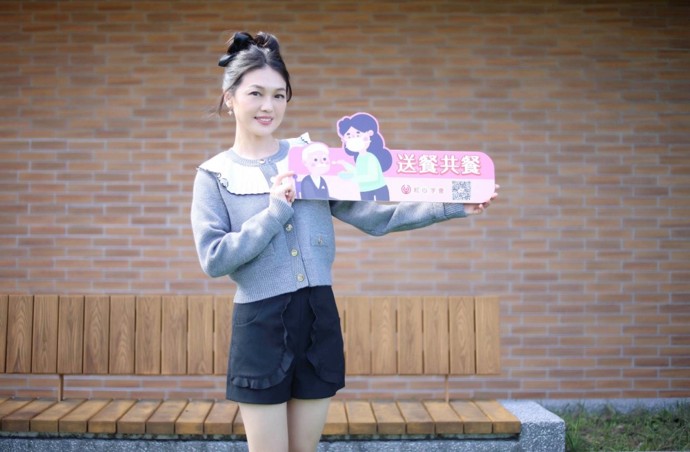 「蜜雪薇琪」蜜雪寒冬送暖    助獨居長者「永飽安康」