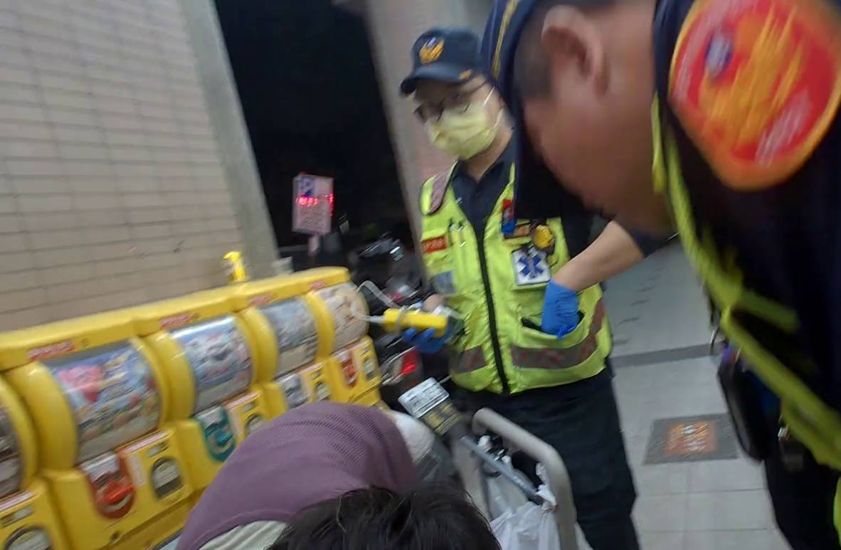 熱心店家一通電話救援　迷途婦人順利與家人團聚