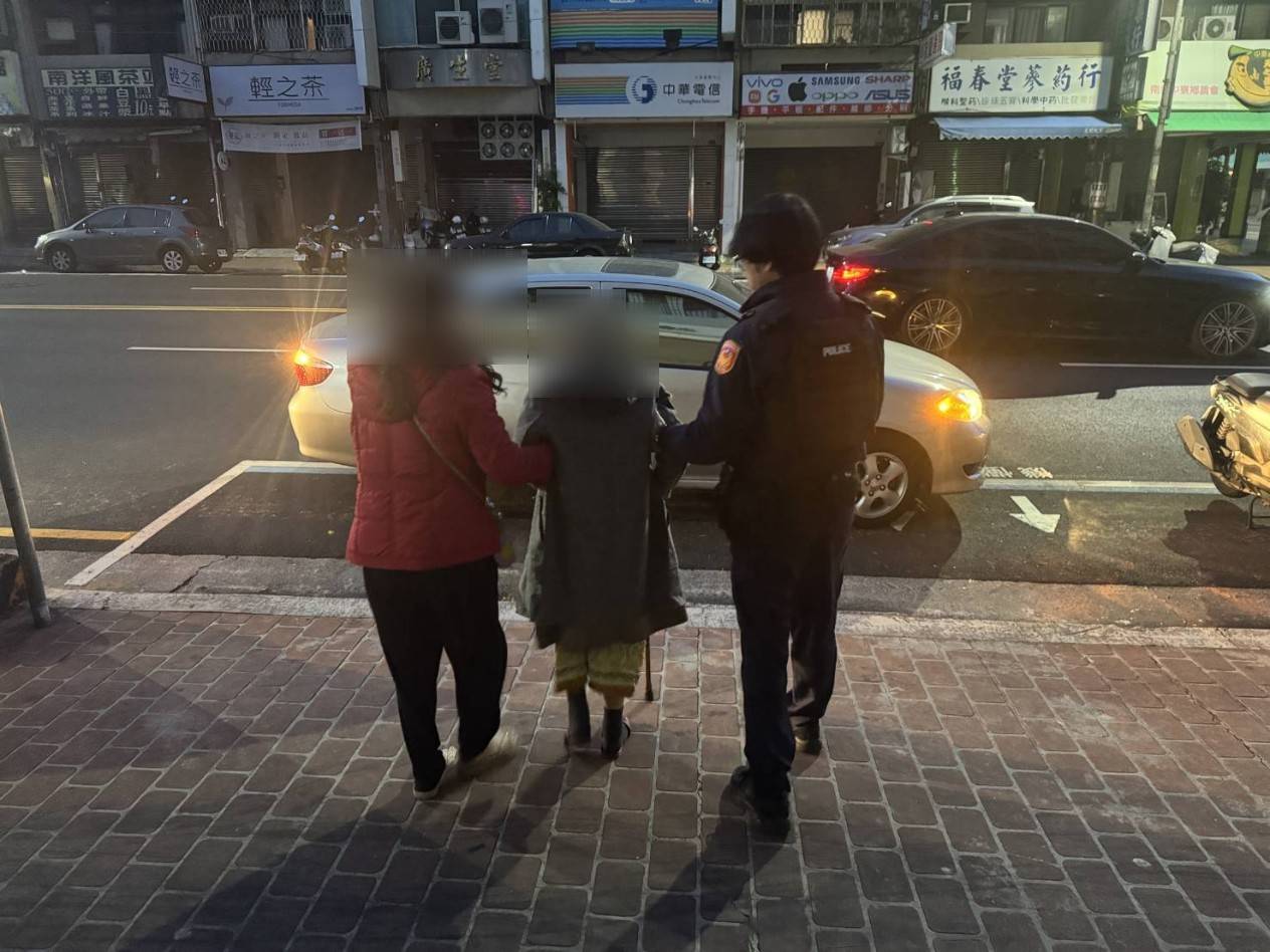 迷路不分年齡！阿嬤、女童、視障男接力迷航　中市警暖心助返家