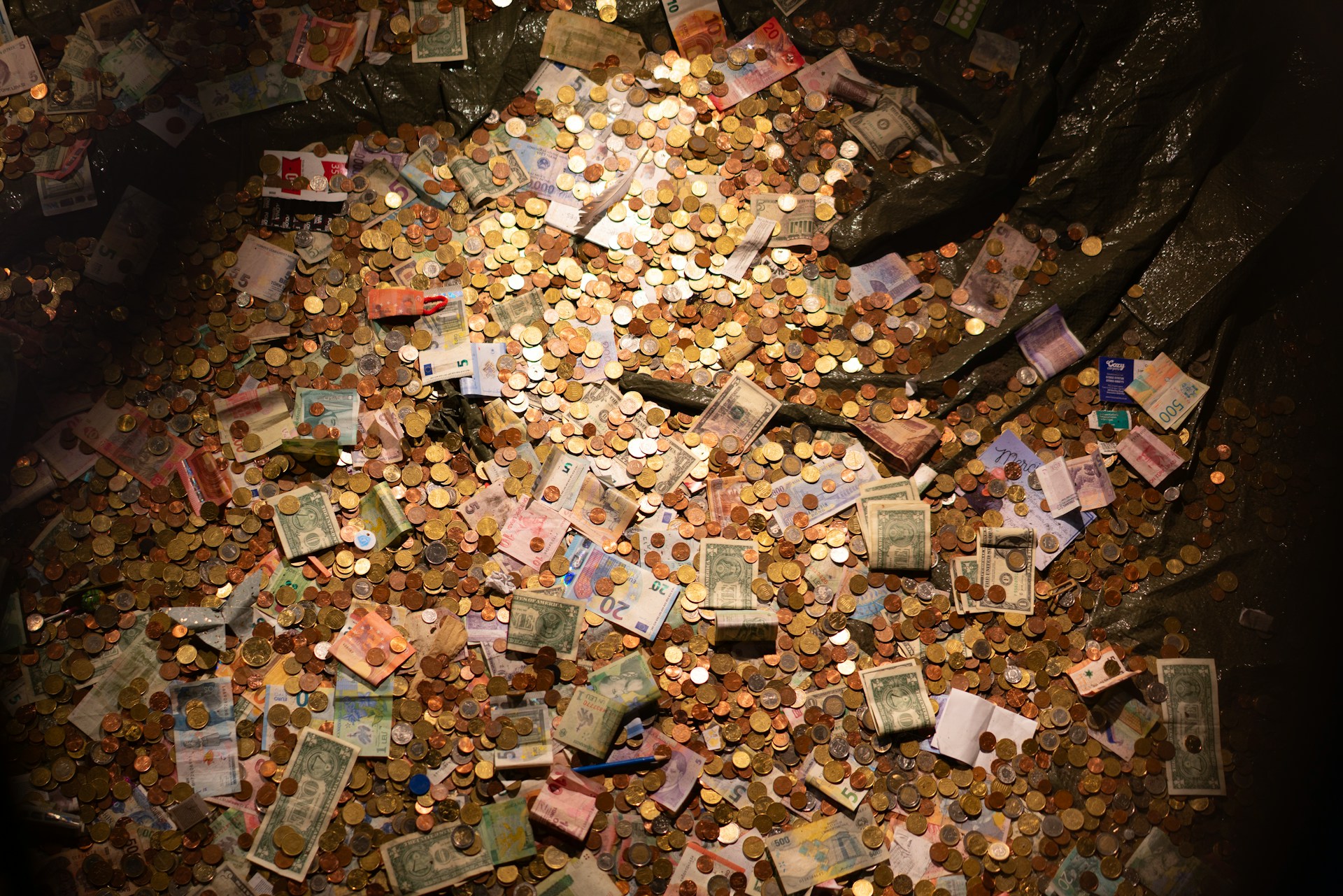 打破「多頭漲不動」魔咒！三檔高股息ETF漲幅力壓大盤及科技類股