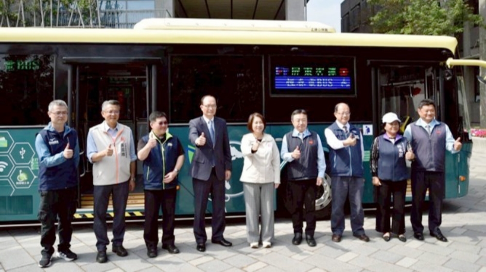 華德動能新世代電動大巴上路　攜手屏東客運駛向國境之南