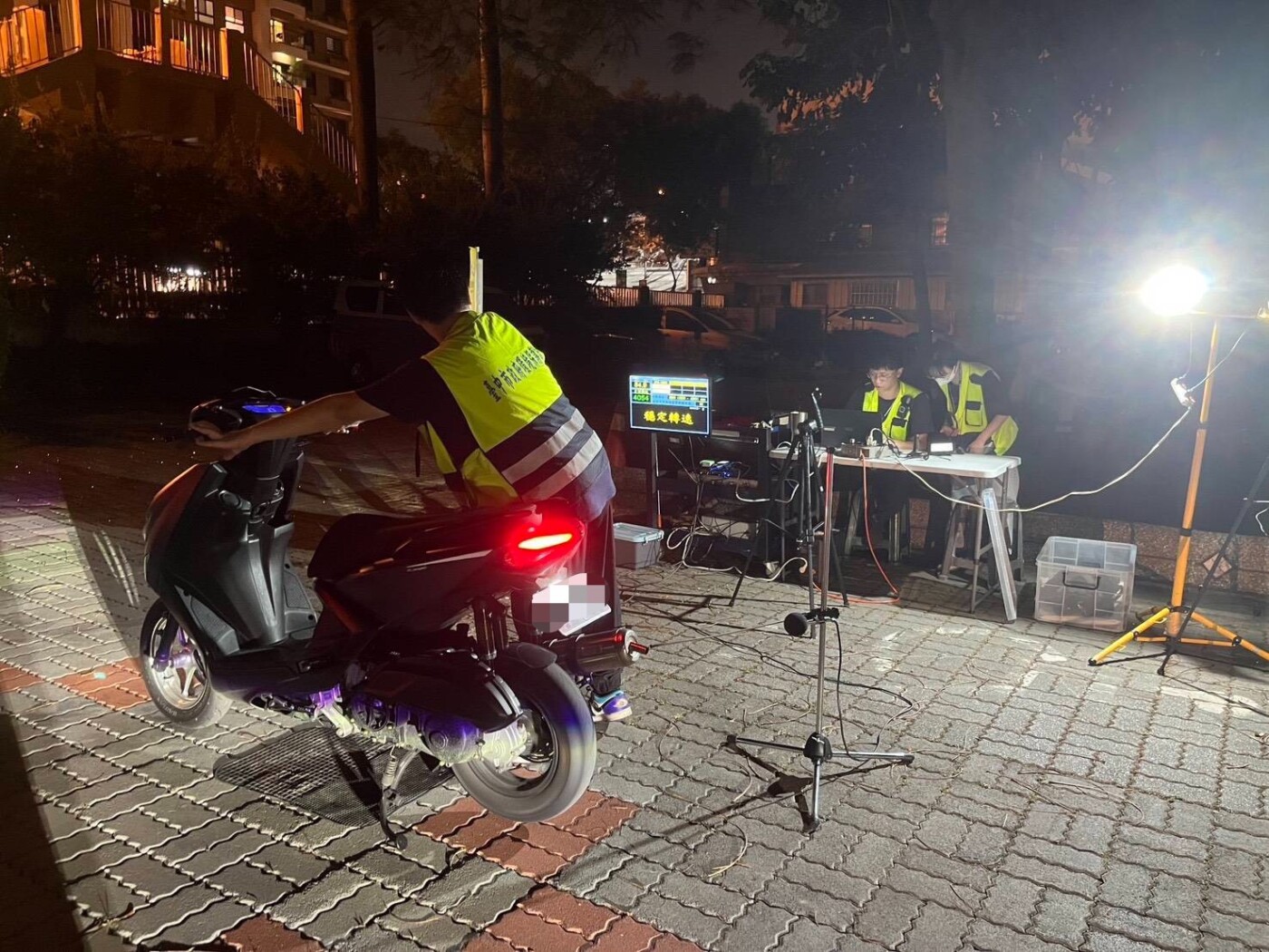 寒假也不放鬆！中市警鎖定改裝排氣管　全年取締1658件