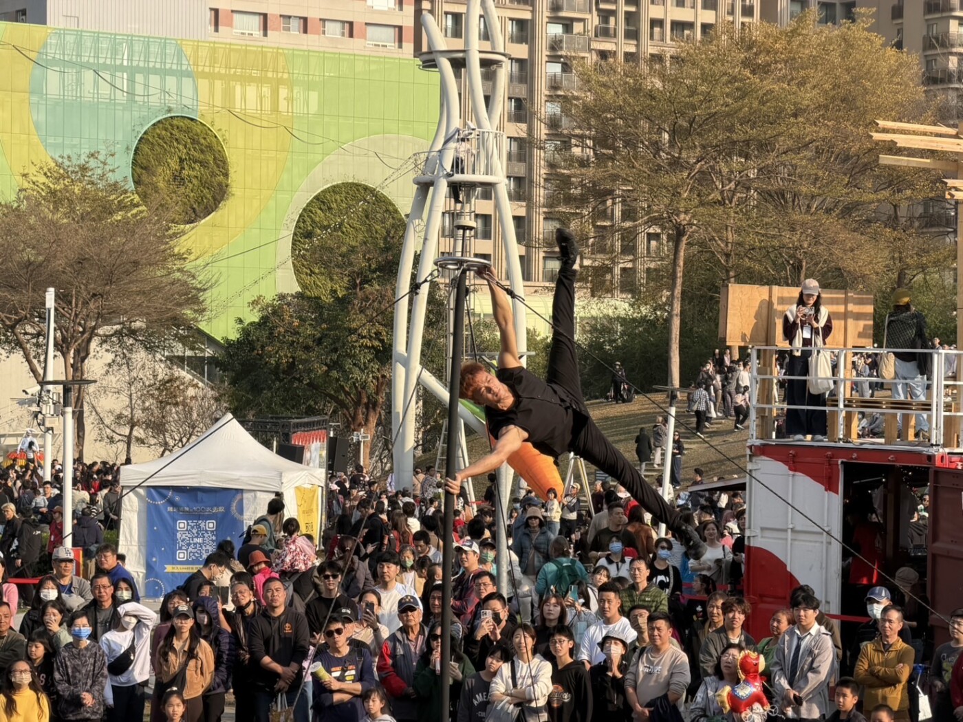 228連假別錯過！台中幾米馬戲樂園天天快閃演出