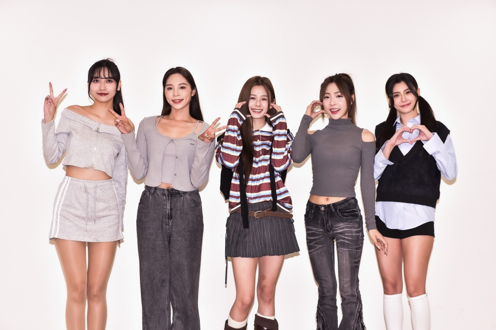 啦啦隊女孩 各務礼美奈、謝予容（容容）、貝拉、十一、棠棠任「紅心字會」敬老大使與長者一起滾元宵愛團圓