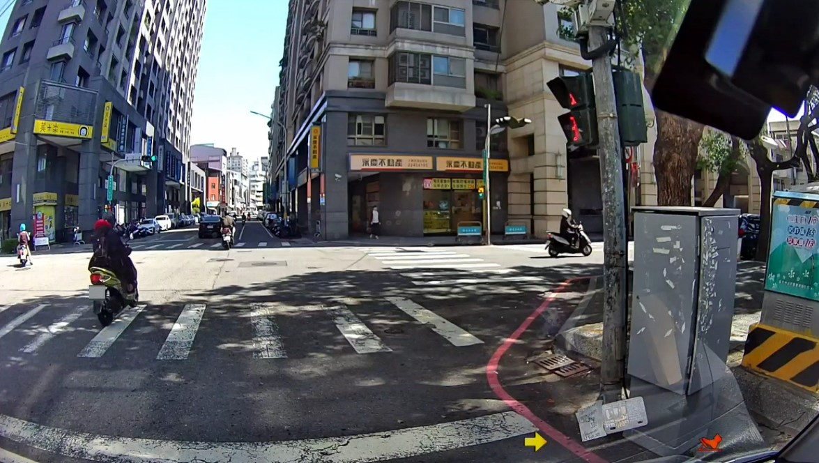 台中北屯車禍機車未停車離去　警方調監視器通知婦人到案