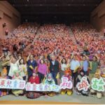 紙風車《雞城故事》逗樂全場 屏東學童提前歡度兒童節（林玉安拍攝）