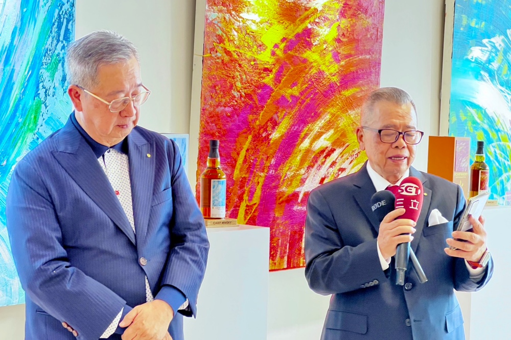 台灣抽象藝術家謝義錩   攜手清威酒藏發表會  共饗藝術與時間淬鍊之美