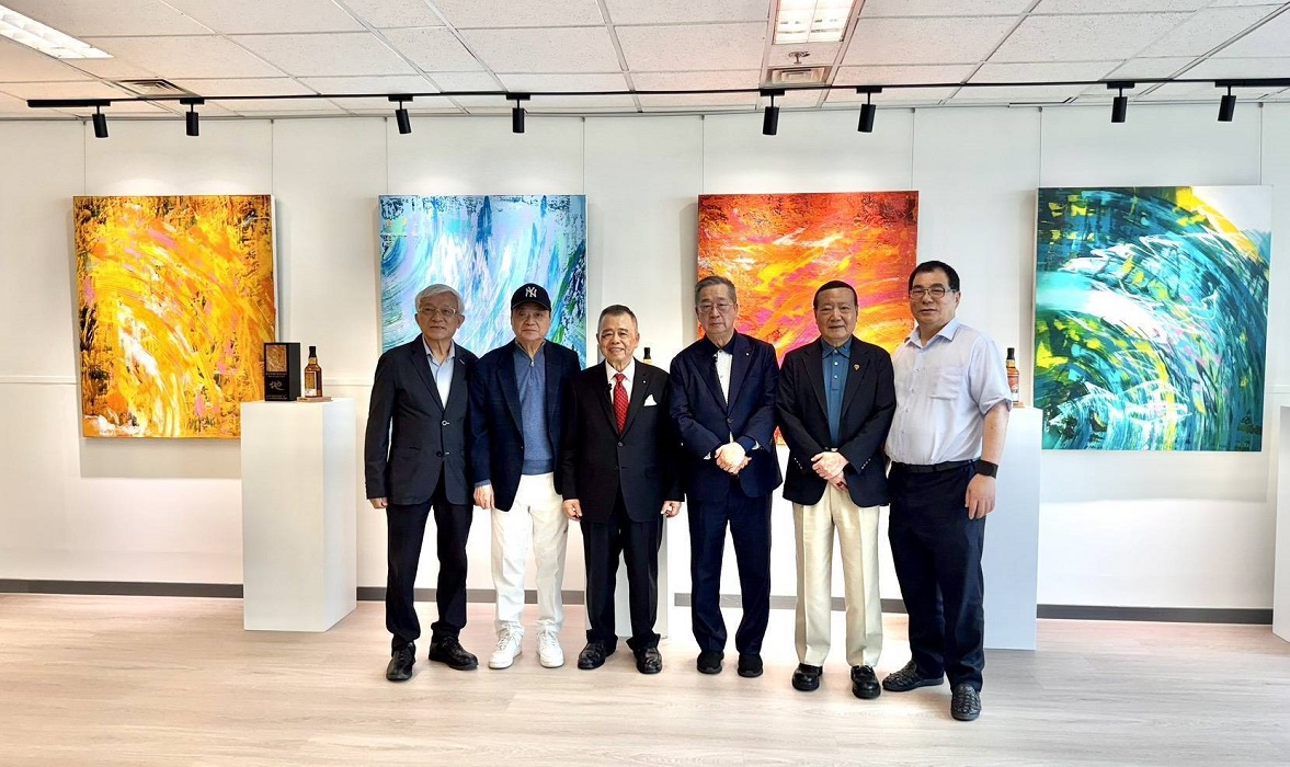 台灣抽象藝術家謝義錩   攜手清威酒藏發表會       政商名流參與   共饗藝術與時間淬鍊之美