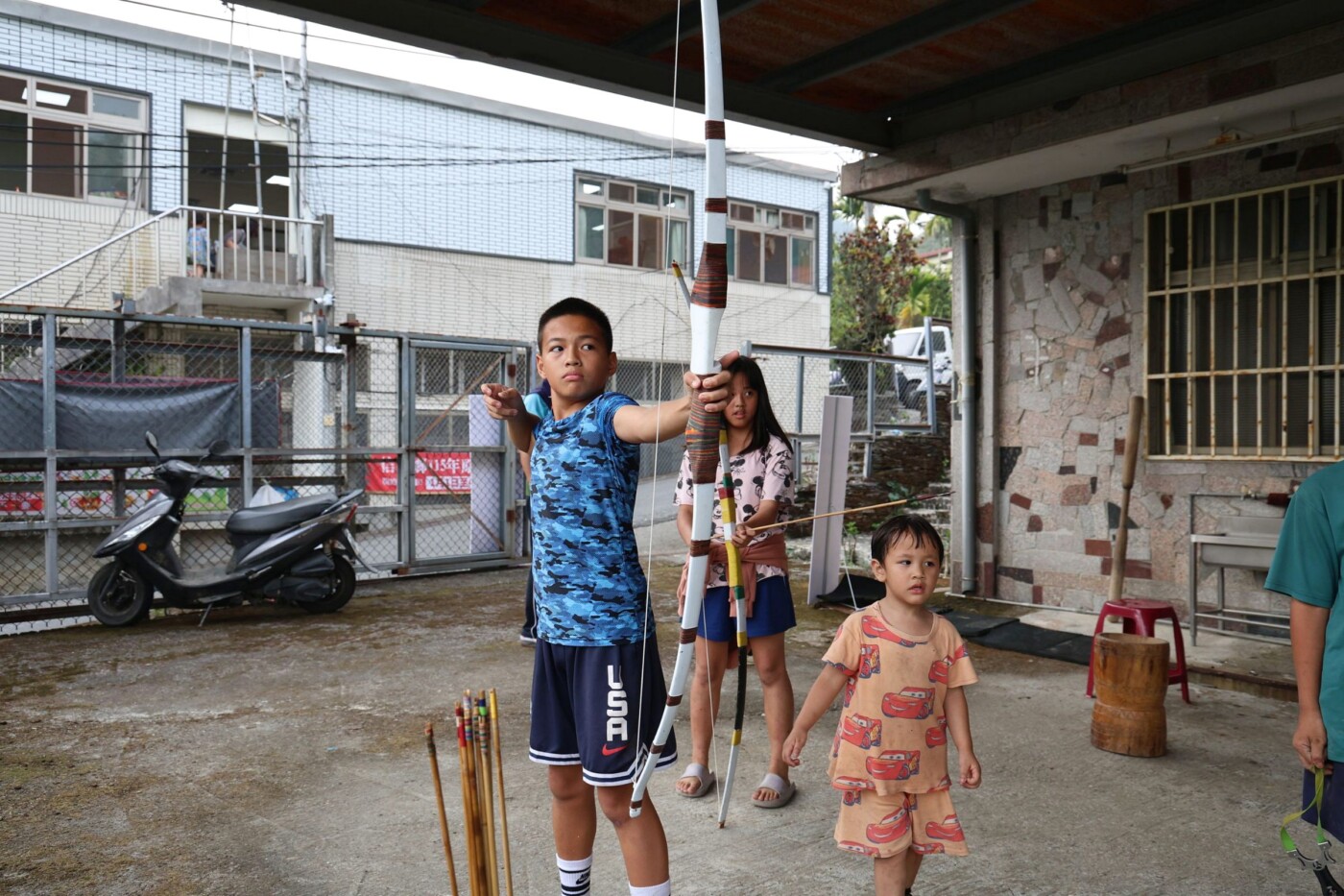 南投螢火蟲季開跑！潭南部落點亮「地上銀河」