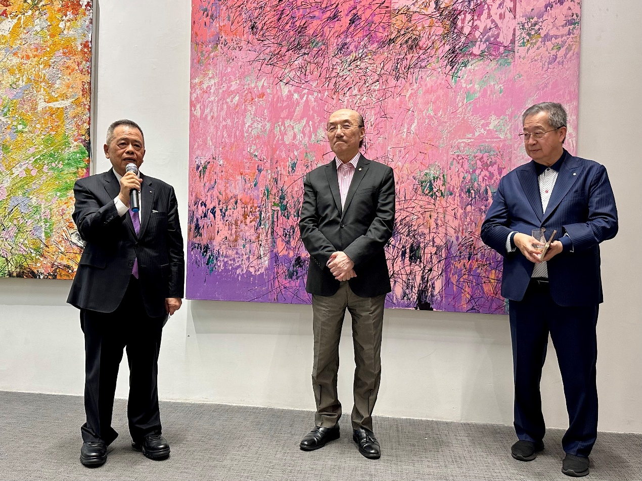 頂級威士忌品酒會現畫廊 謝義錩限量藝術酒標吸引藏家爭相收藏