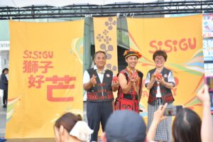 圖2獅⼦鄉在地歌⼿-謝正男歌謠演唱